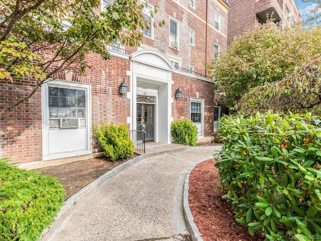 208 Centre Avenue #5k, New Rochelle, NY 10805 - Image #1