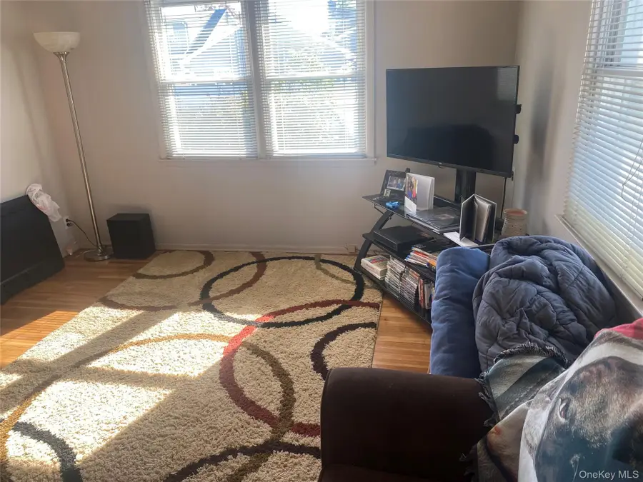 47 Walnut Avenue E, Farmingdale, NY 11735 - Image #2