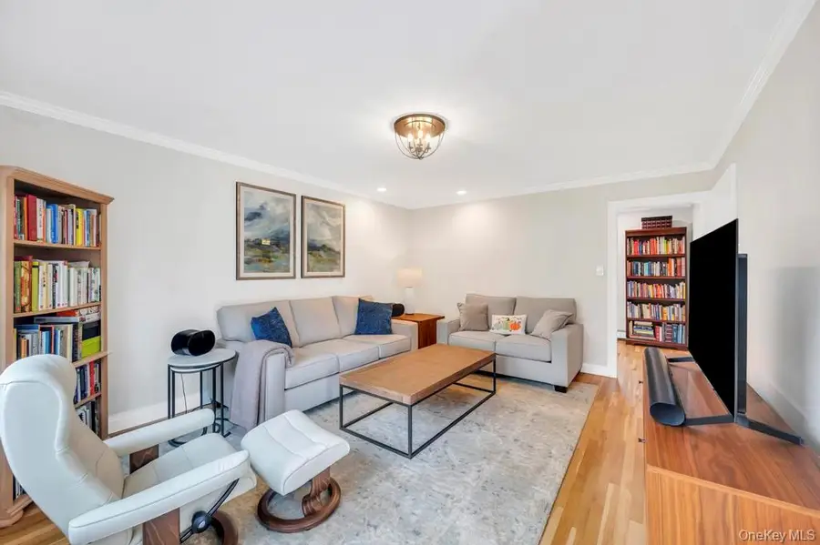 311 Devon Lane, Smithtown, NY 11787 - Image #3