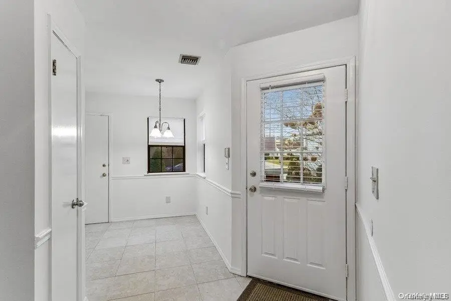 22 Knolls Drive, Stony Brook, NY 11790 - Image #2