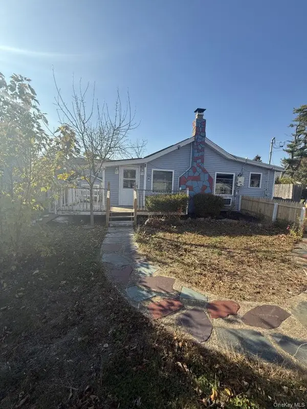 Address Withheld By Seller, West Babylon, NY 11704