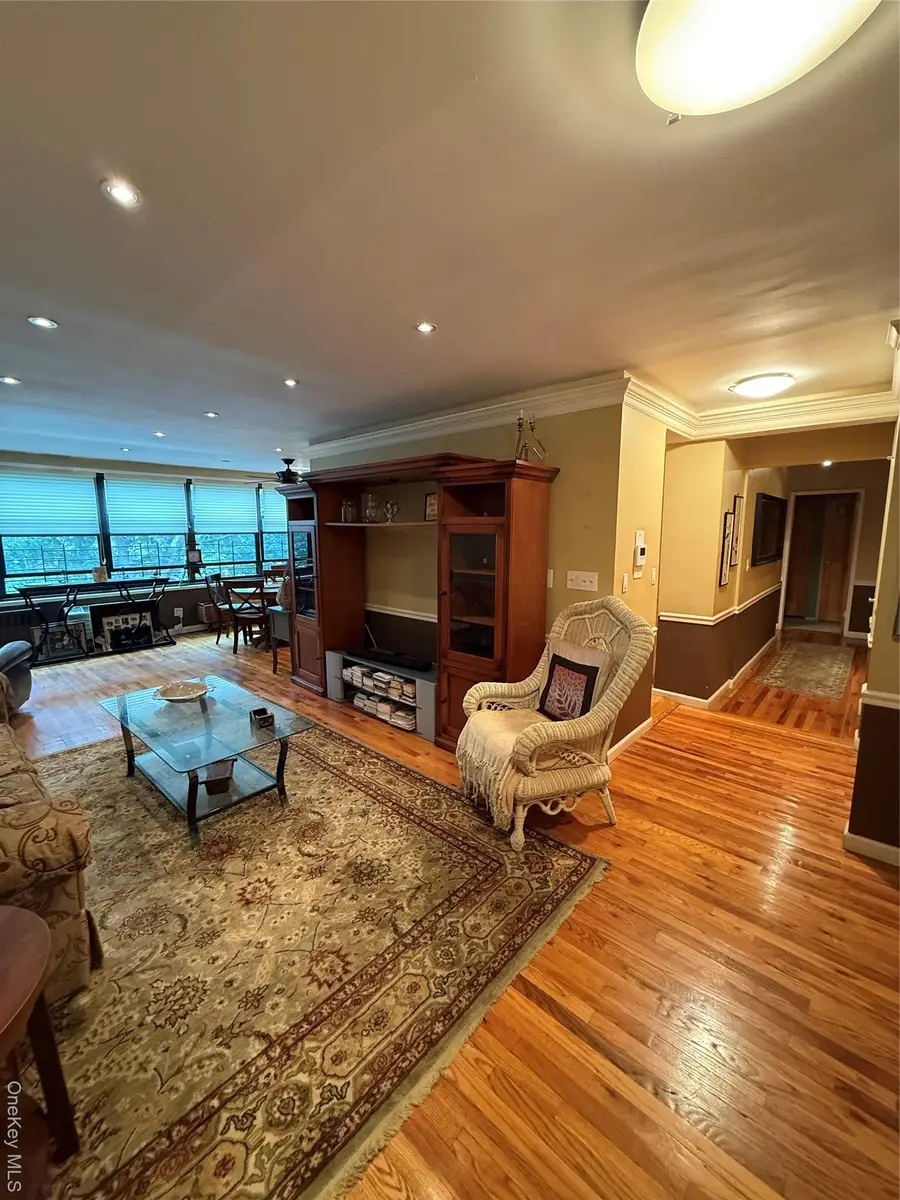 75-34 Bell Blvd #6H, Bayside, NY 11364 - Image #2