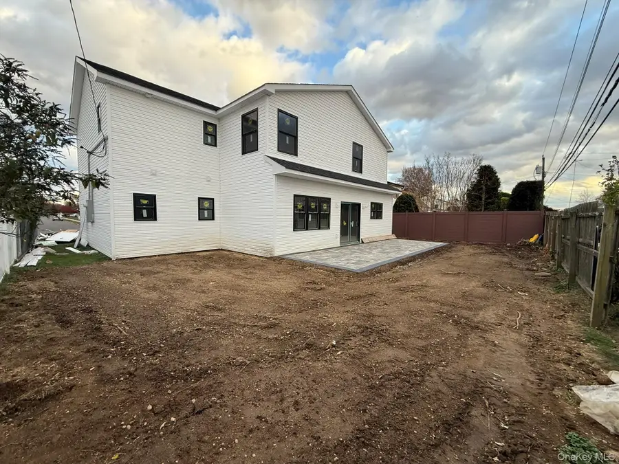 12 Dahlia Lane, Wantagh, NY 11793 - Image #3