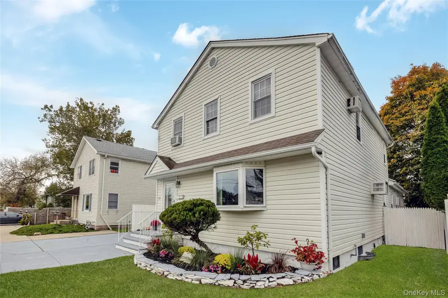 15 N Butehorn Street, Bethpage, NY 11714 - Image #2