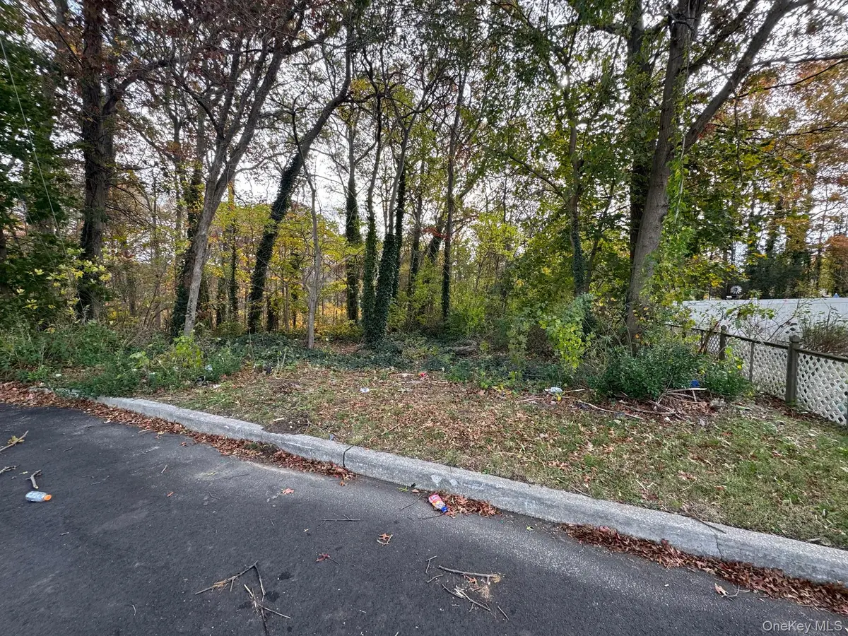 8 Columbo Drive, Deer Park, NY 11729 - Image #1