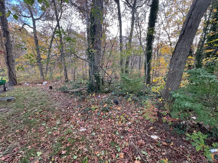 8 Columbo Drive, Deer Park, NY 11729 - Image #2