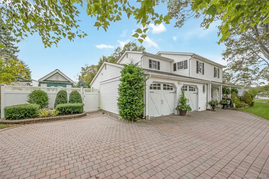 74 Loop Drive, Sayville, NY 11782 - Image #3