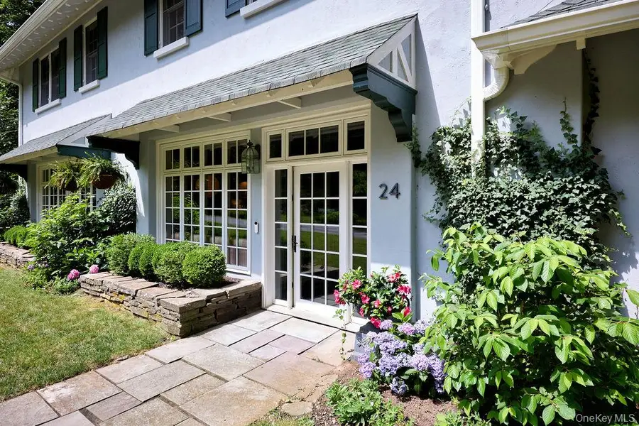 24 Acoma Road, Tuxedo Park, NY 10987 - Image #2