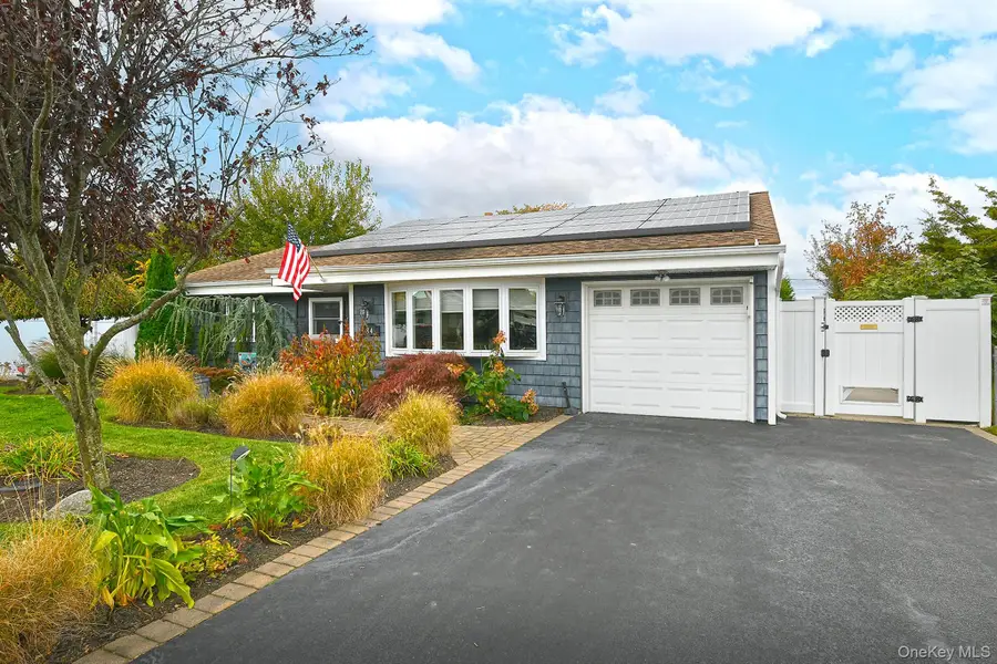 84 Bruce Avenue, Hicksville, NY 11801 - Image #2