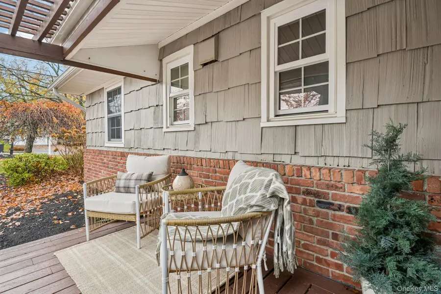 8 Storyland Lane, East Setauket, NY 11733 - Image #2