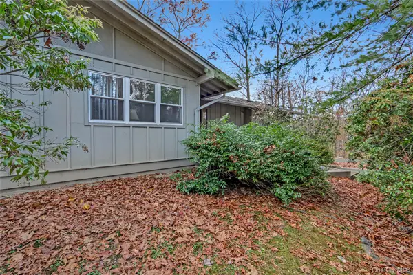 11 Charnwood Drive, Montebello, NY 10901