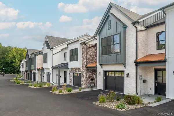 16 Icehouse Drive, Saugerties, NY 12477