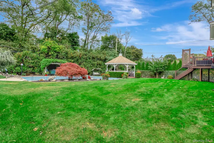 74 Lauren Avenue, Dix Hills, NY 11746 - Image #3