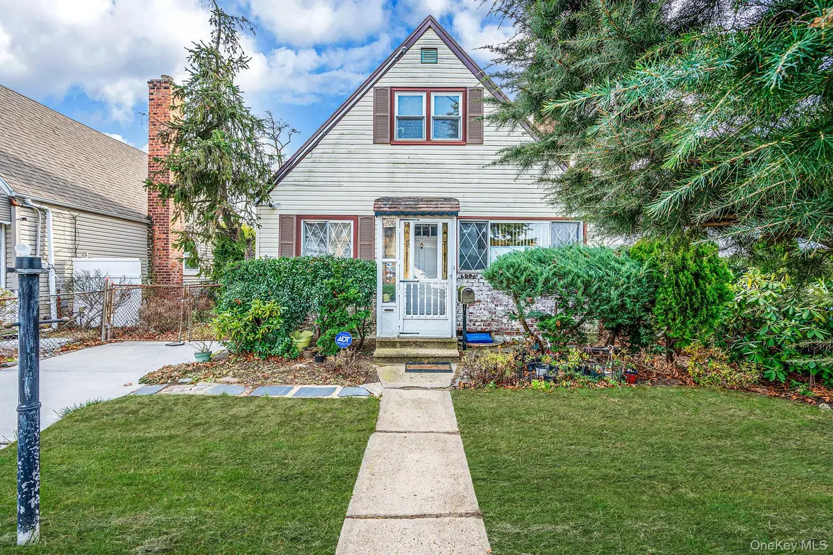 206 W Marshall Street, Hempstead, NY 11550 - Image #1