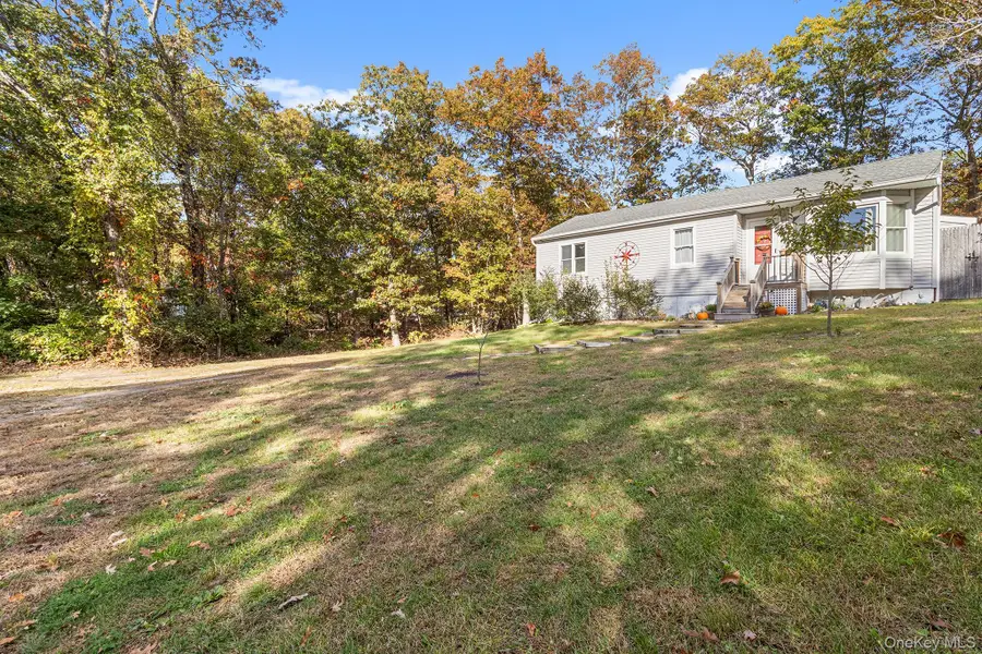 55 Newcomb Trail, Ridge, NY 11961 - Image #2