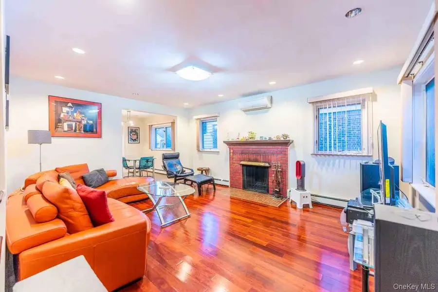 75-23 196 Street, Fresh Meadows, NY 11366 - Image #3