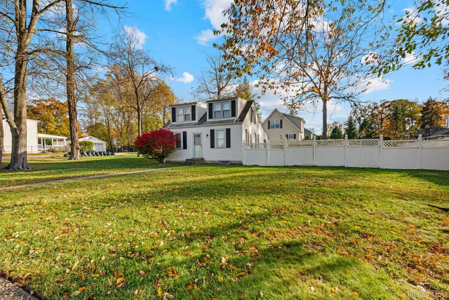 28 Woodland Drive, Kings Park, NY 11754 - Image #2