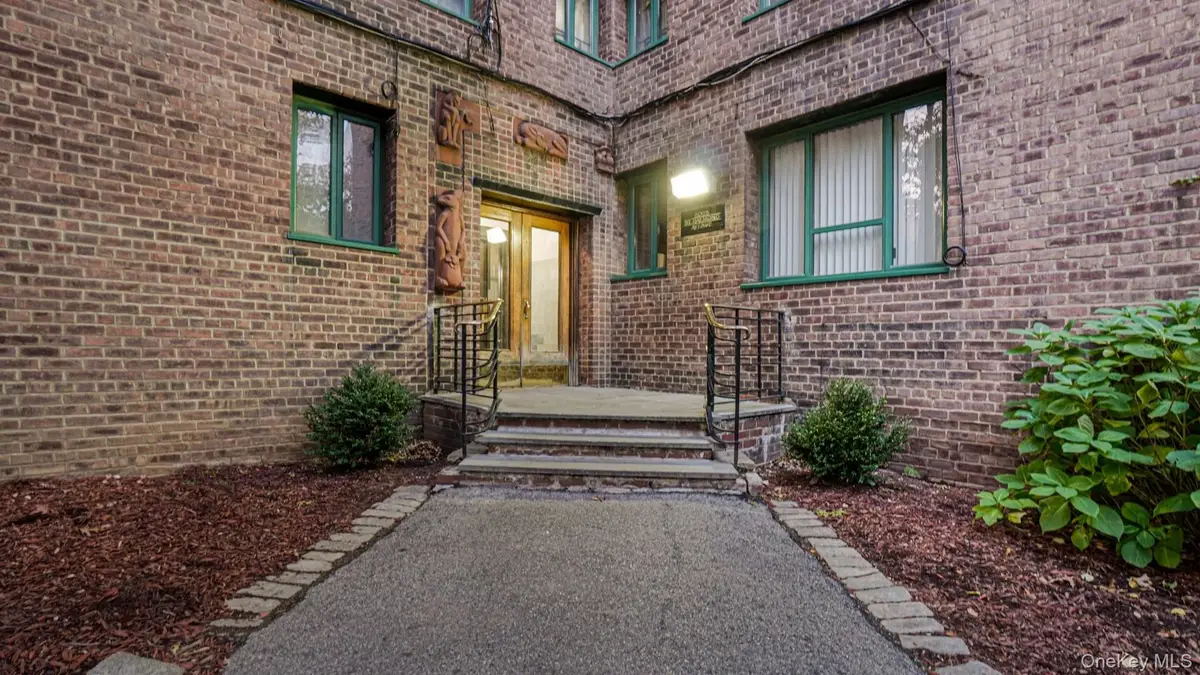 2075 Saint Raymond Avenue #5H, Bronx, NY 10462 - Image #1