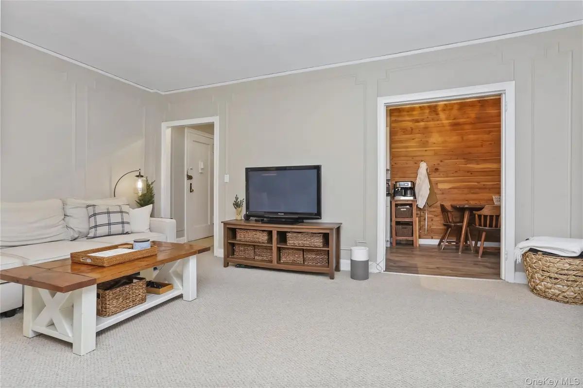 155 Centre Ave #5E, New Rochelle, NY 10805 - #1