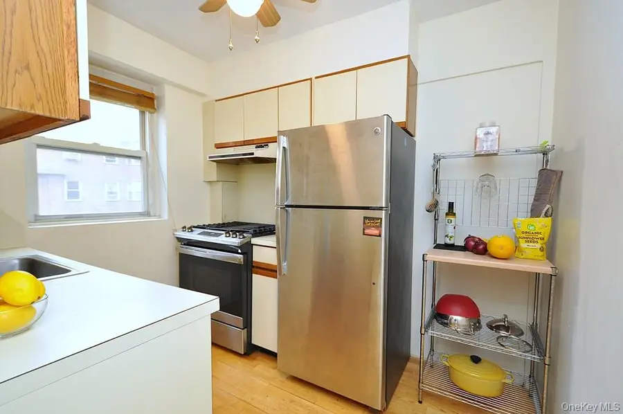 235 Garth Road #D5E, Scarsdale, NY 10583 - Image #3