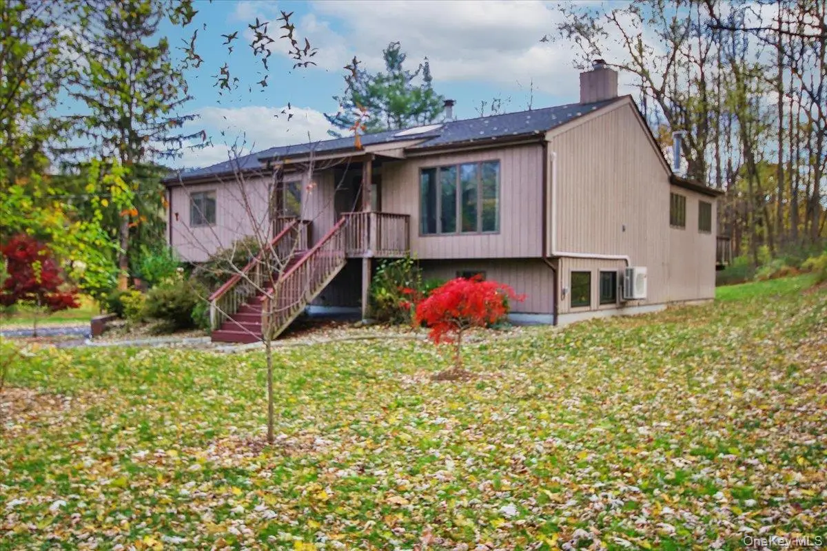 102 Old Post Road, Marlboro, NY 12542 - Image #1