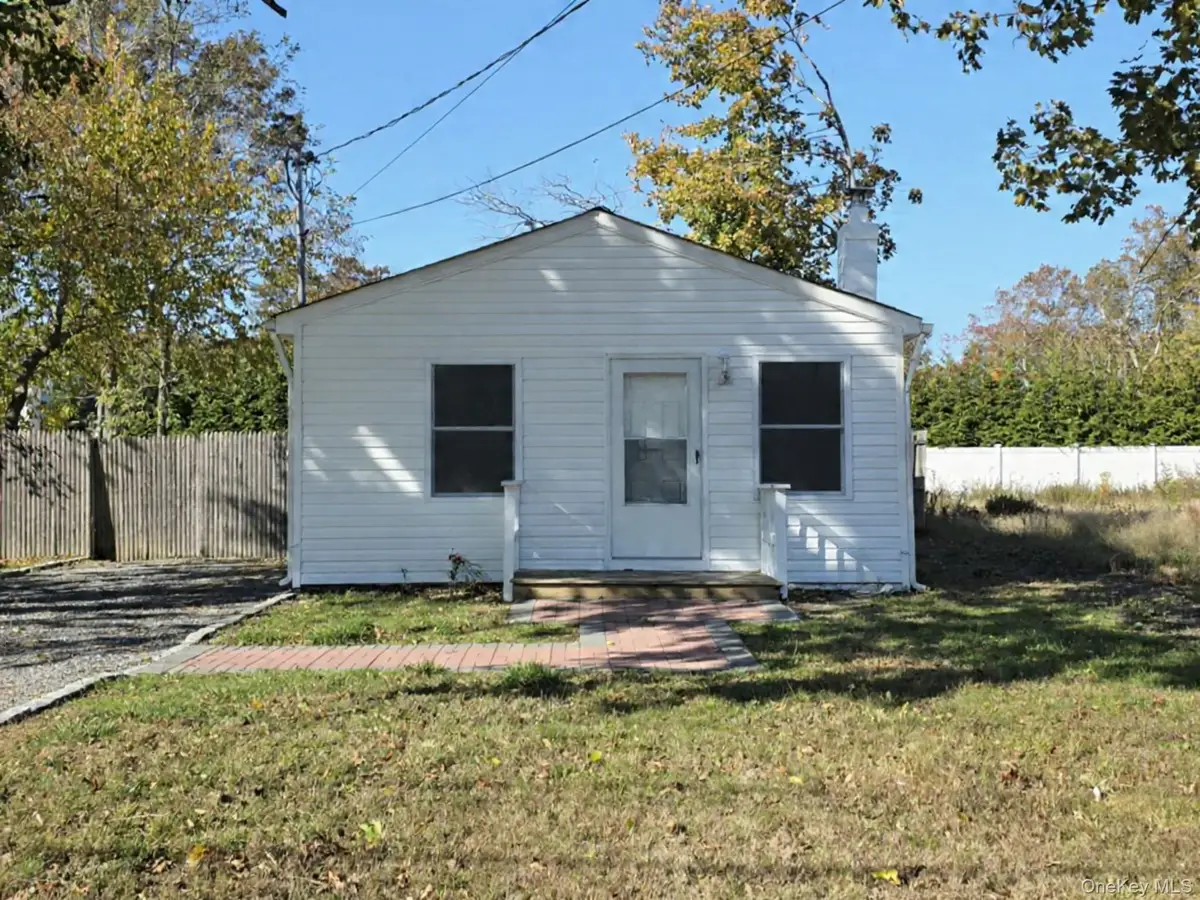 42 Oak Drive, Riverhead, NY 11901 - Image #1