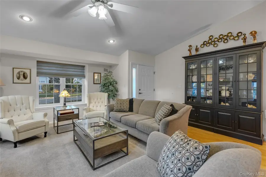 256 Glen Drive, Ridge, NY 11961 - Image #3