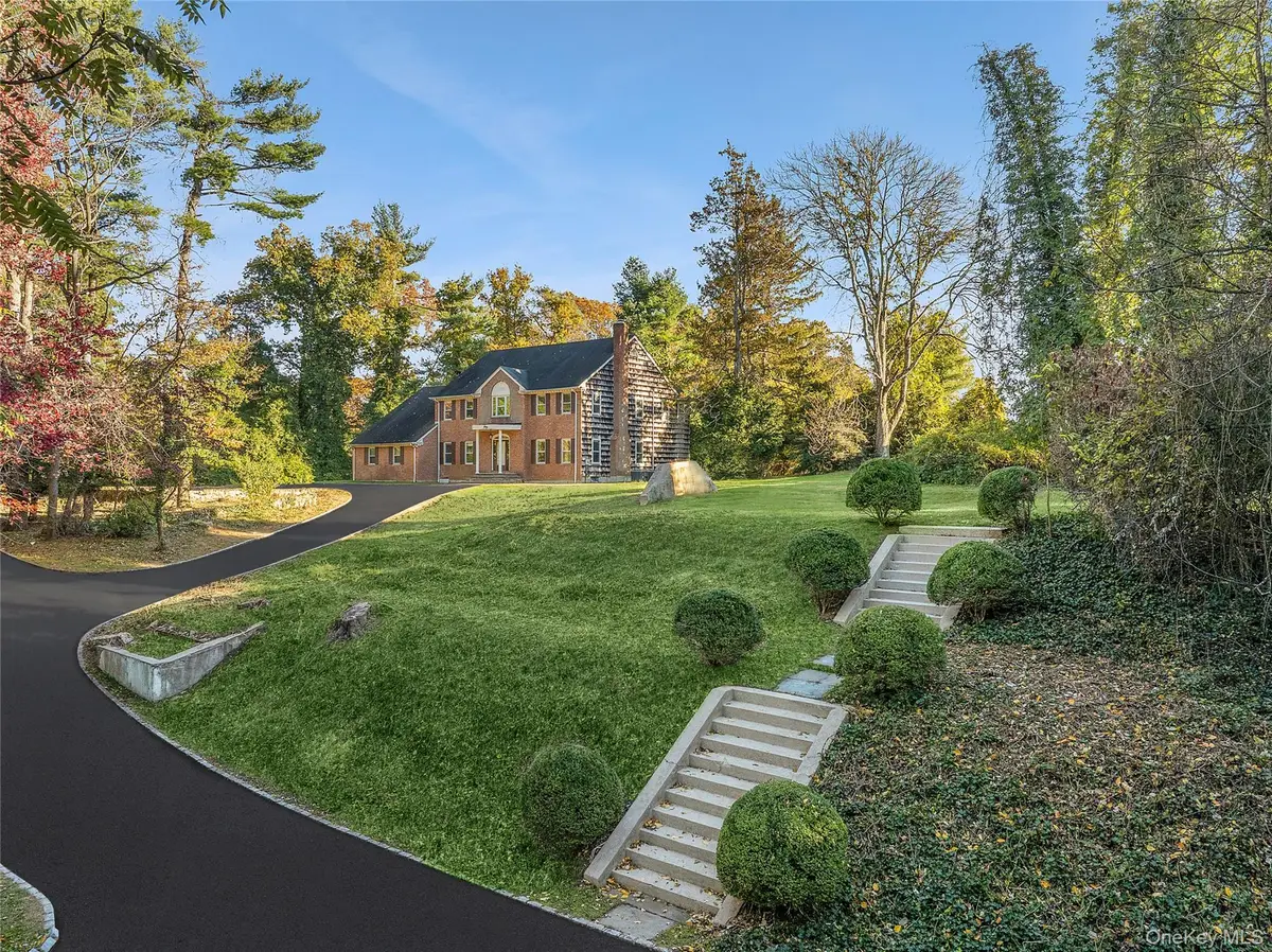 62 Sabine Road, Oyster Bay Cove, NY 11791 - Image #1