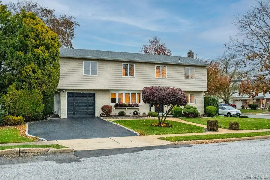 2545 Horace Court, Bellmore, NY 11710 - Image #2