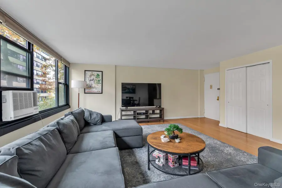 10-21 162 Street #3A, Beechhurst, NY 11357 - Image #2