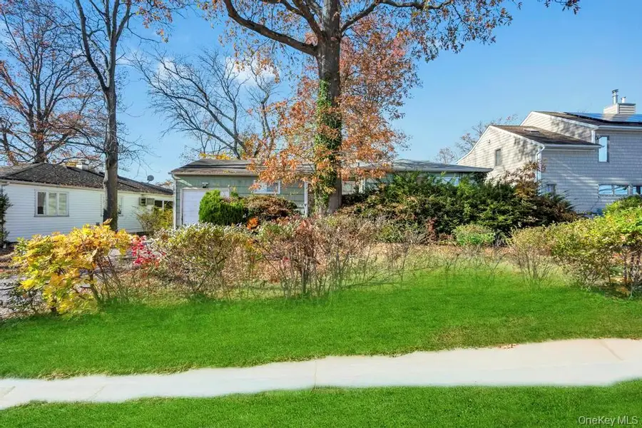 4 Hope Drive, Plainview, NY 11803 - #2