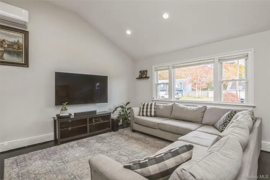 1692 Feureisen Avenue, Bohemia, NY 11716 - Image #2