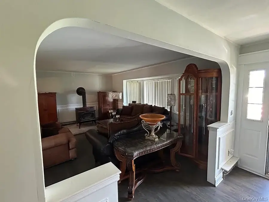 118 Lexington Road, Shirley, NY 11967 - Image #3