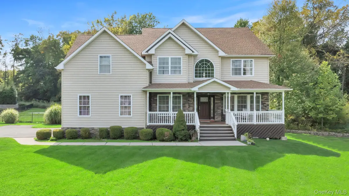 11 Fant Farm Lane, Suffern, NY 10901 - Image #1