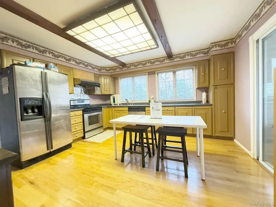 74 Bellwood Avenue, South Setauket, NY 11720 - Image #2