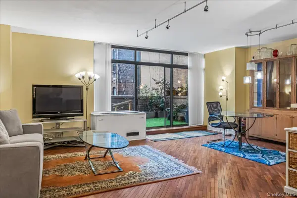 400 E 70th Street, New York (Manhattan), NY 10021