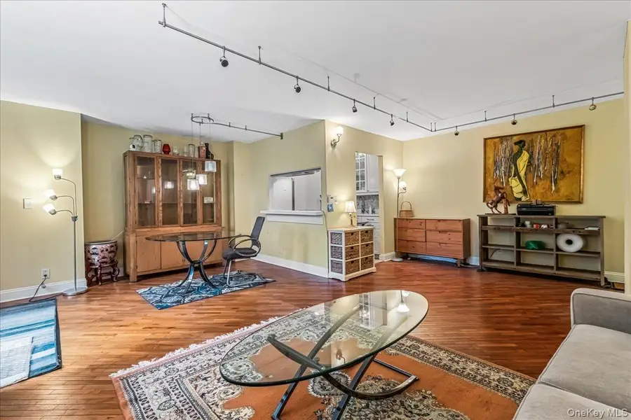 400 E 70th Street, Manhattan, NY 10021 - Image #3