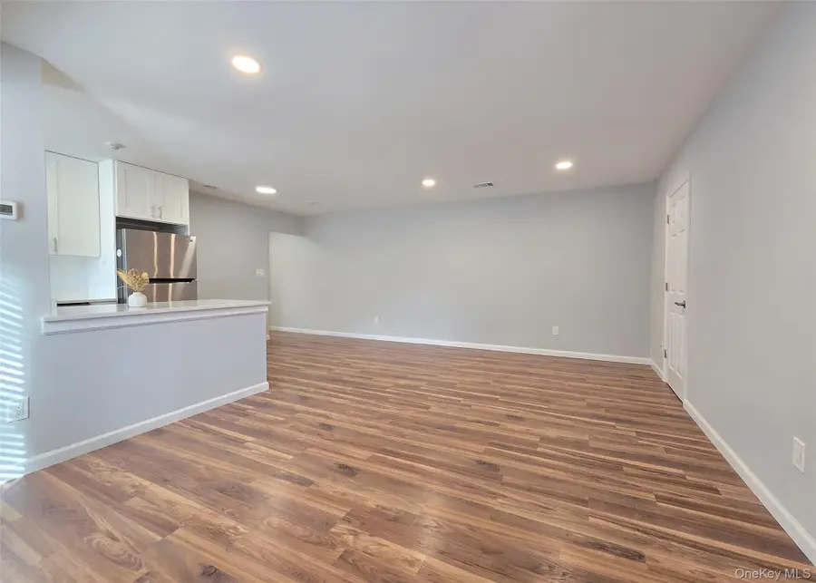 27 Cheyenne Court #27, Coram, NY 11727 - Image #3