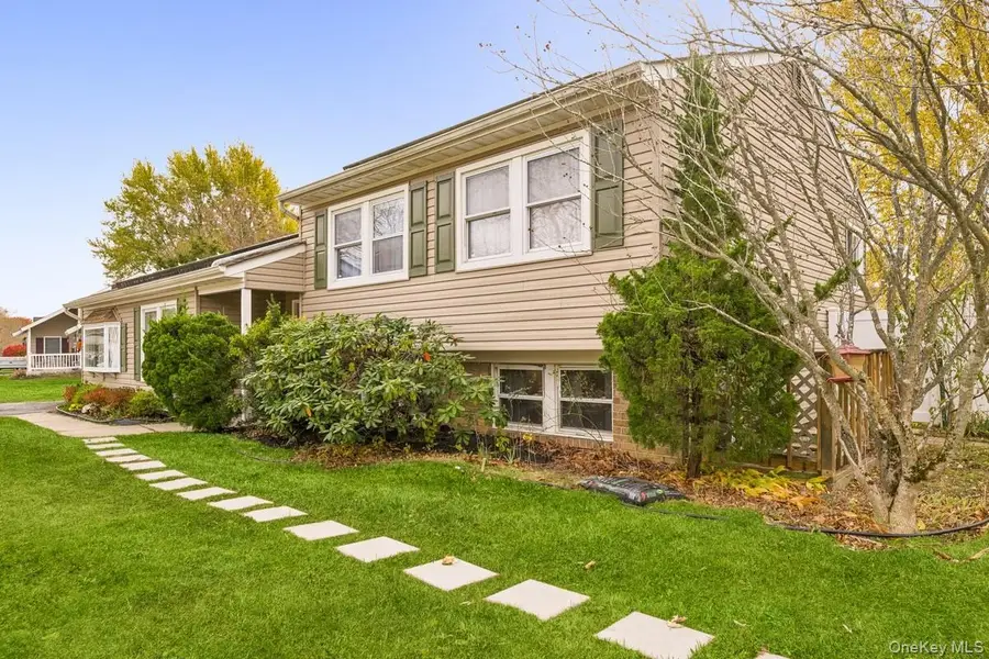 26 Grand Canyon Lane, Coram, NY 11727 - Image #2