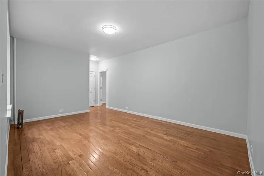 2186 Cruger Road, Bronx, NY 10462 - Image #3