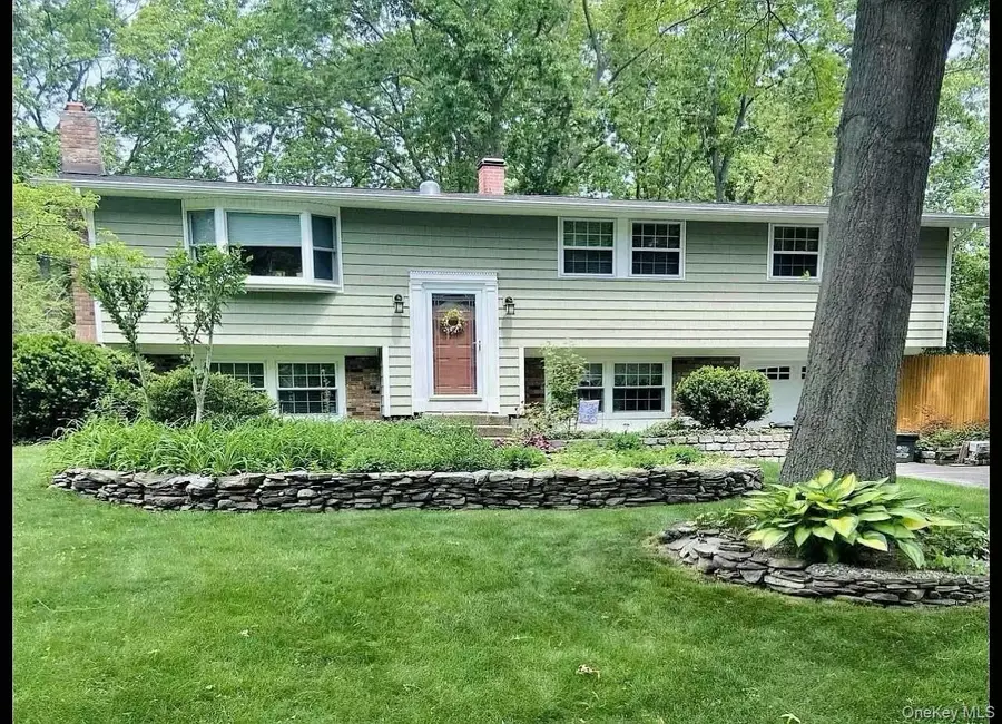 15 Mayflower Lane, East Setauket, NY 11733 - Image #3