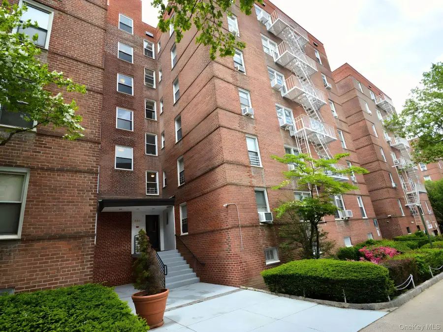 501 Riverdale Avenue #2J, Yonkers, NY 10705 - Image #2