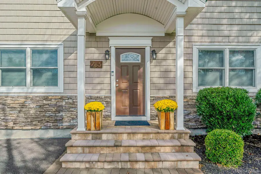 785 Franklyn Avenue, Bohemia, NY 11716 - Image #3