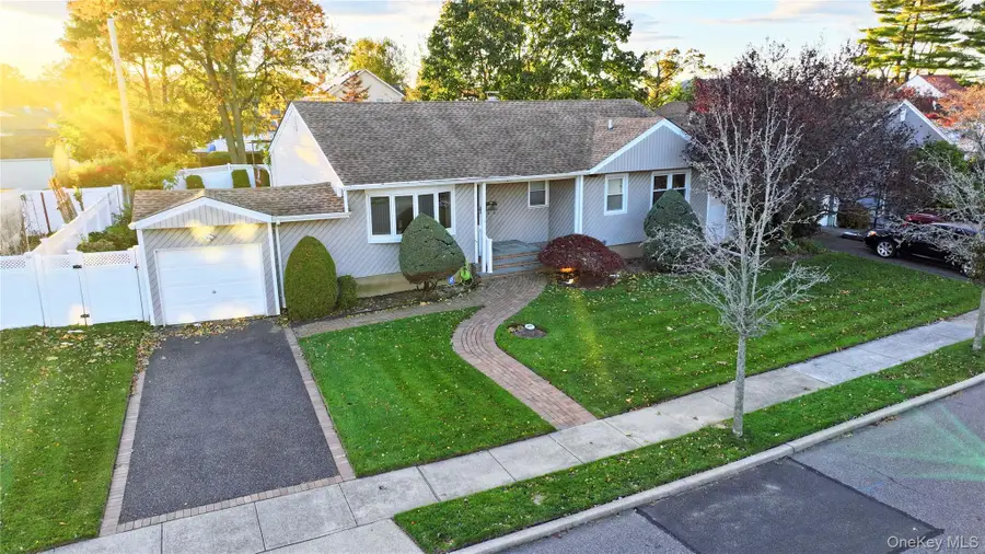 726 Meisser Street, Franklin Square, NY 11010 - Image #3