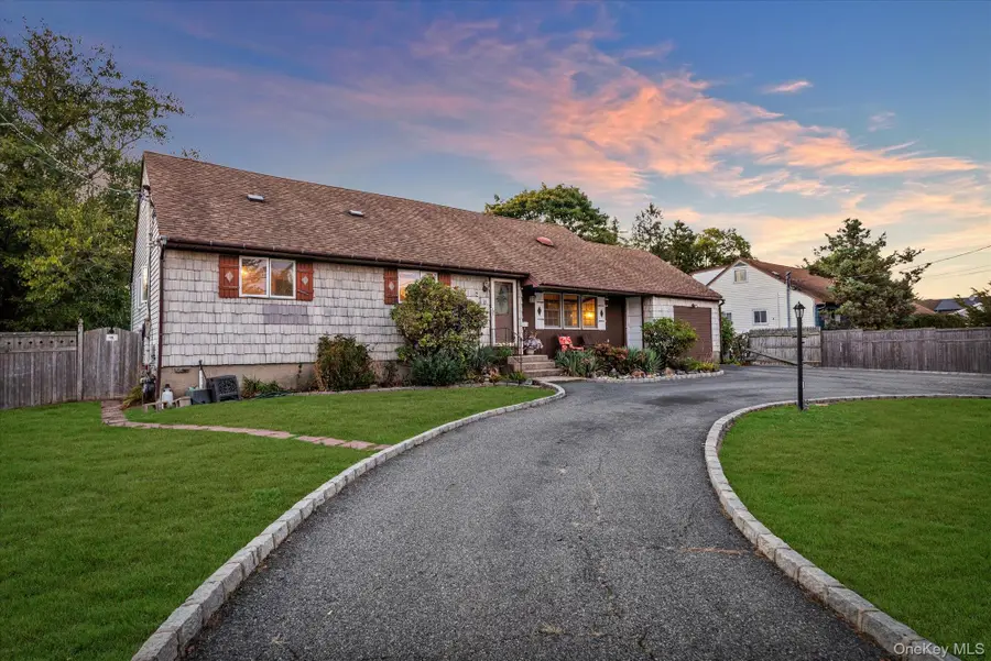 270 Smith Avenue, Islip, NY 11751 - Image #2