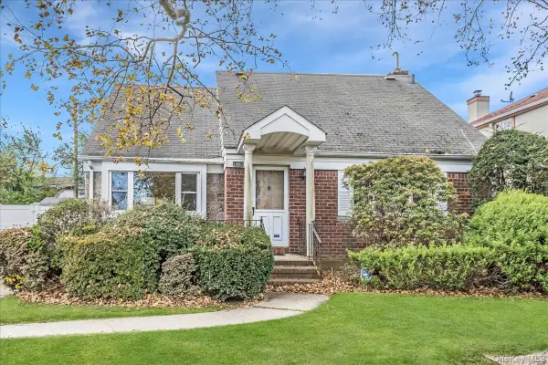 1683 Stewart Avenue, New Hyde Park, NY 11040