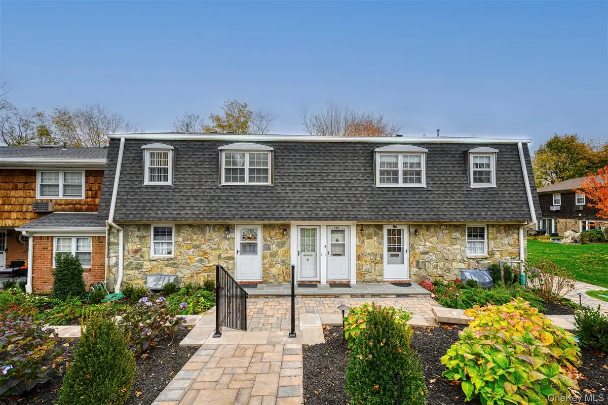 7 Harbour Lane #5B, Oyster Bay, NY 11771 - Image #1