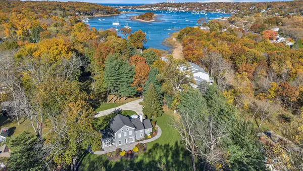 22 Fort Salonga Road, Centerport, NY 11721