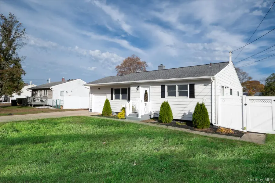 1039 Carll Drive, Bay Shore, NY 11706 - Image #2