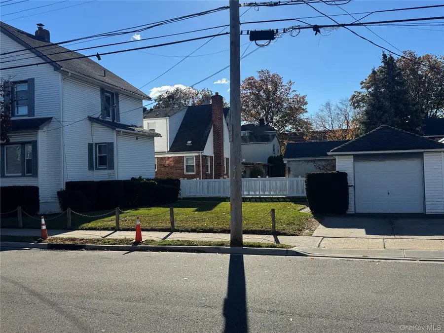 14 Flower Avenue, Floral Park, NY 11001 - Image #2